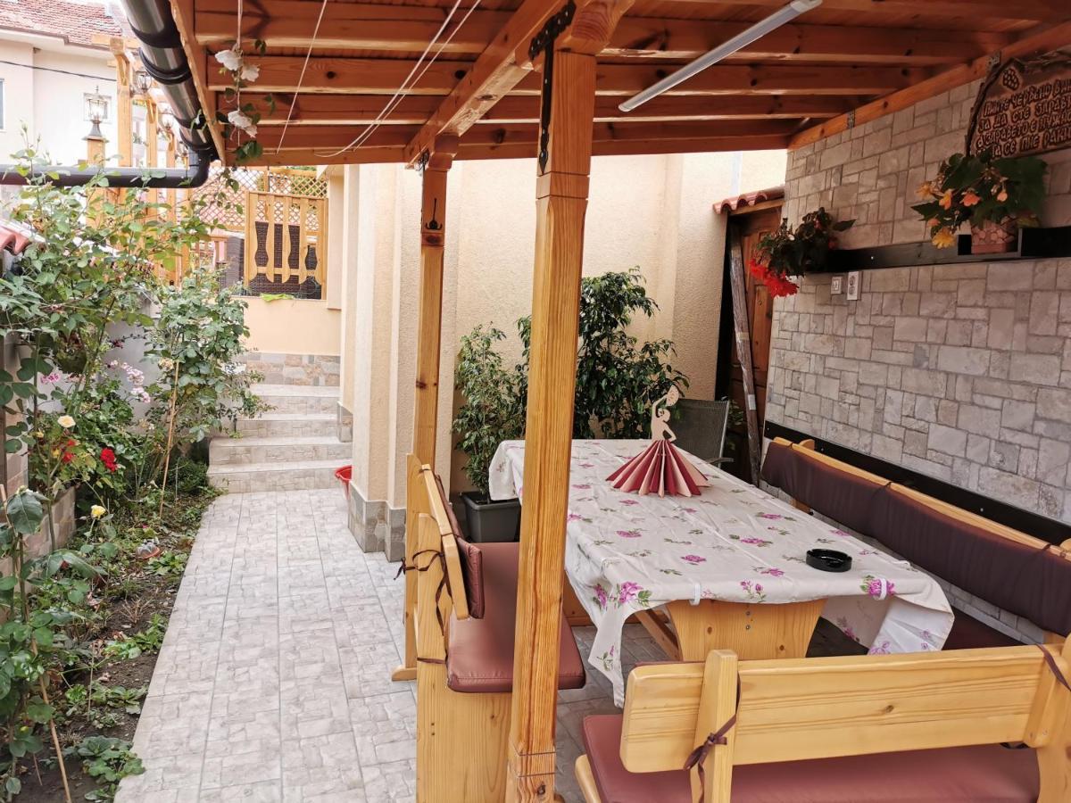 Rose Valley Guest House Kazanlŭk Exterior foto