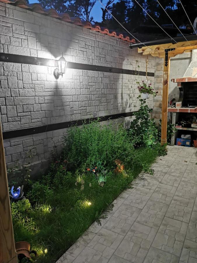 Rose Valley Guest House Kazanlŭk Exterior foto