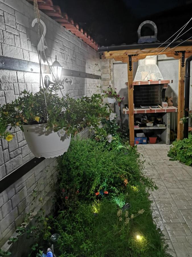 Rose Valley Guest House Kazanlŭk Exterior foto