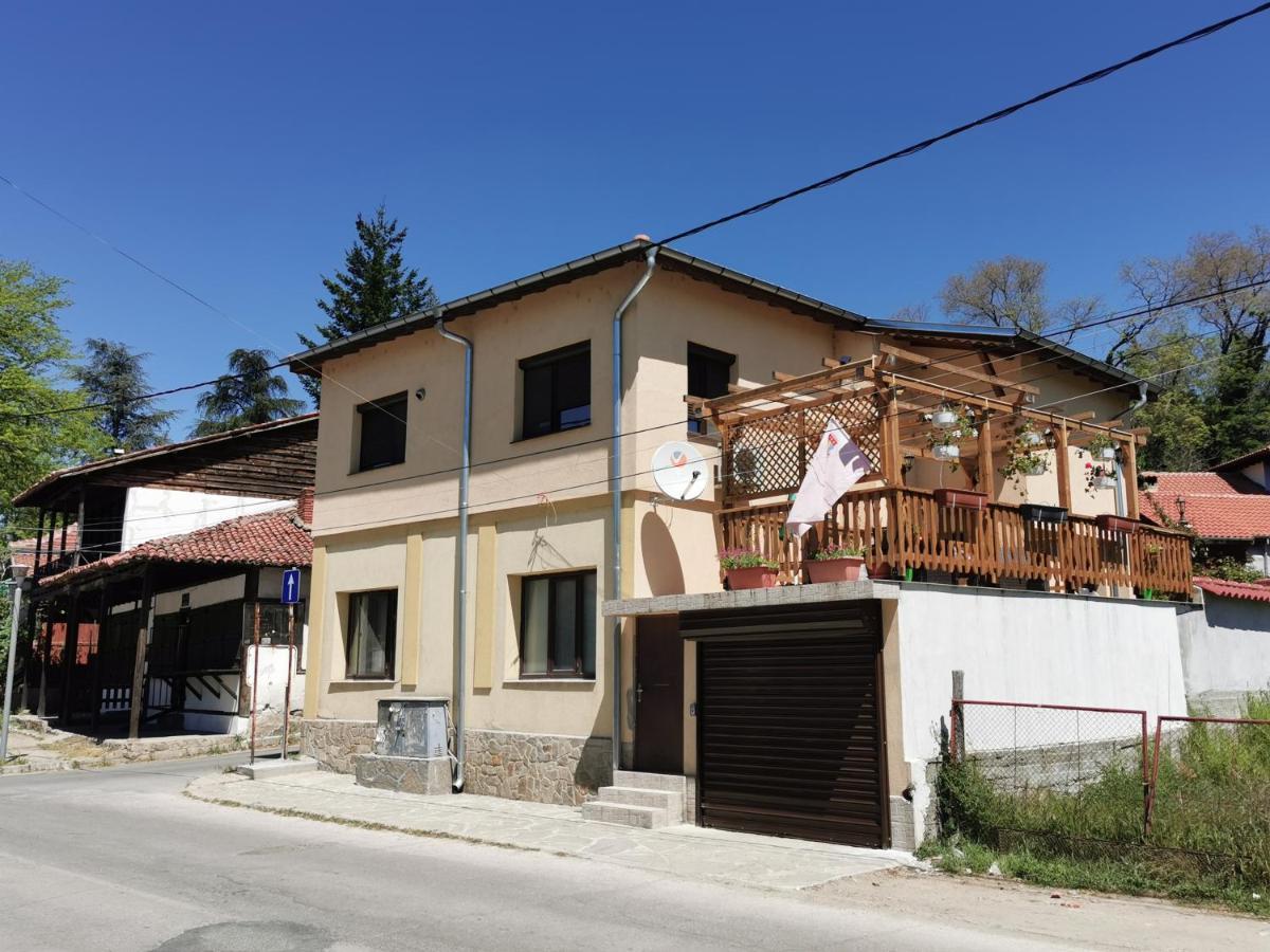 Rose Valley Guest House Kazanlŭk Exterior foto