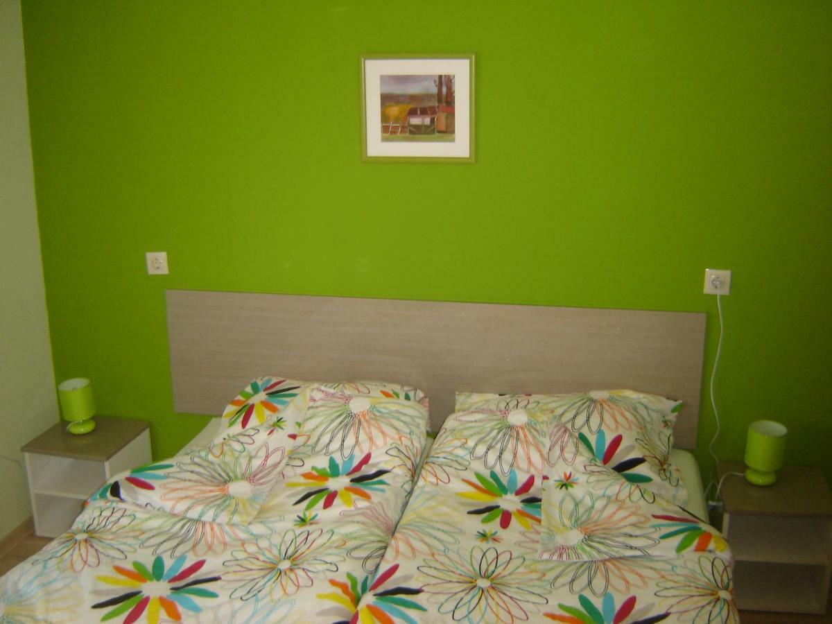 Rose Valley Guest House Kazanlŭk Exterior foto