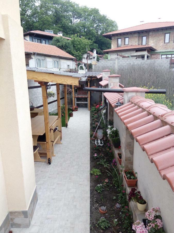 Rose Valley Guest House Kazanlŭk Exterior foto